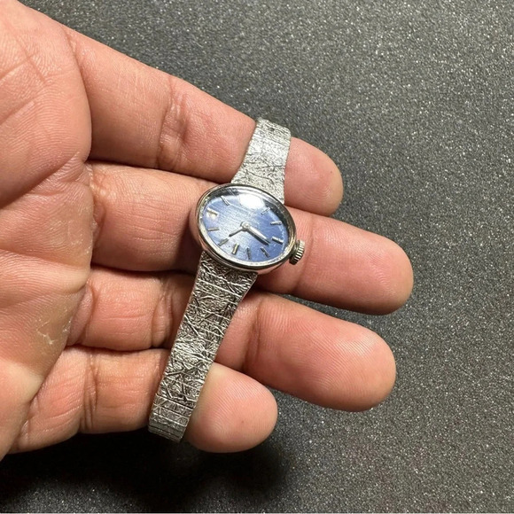 Vintage Hamilton Ladies Mechanical Wind Up Watch Silver Tone Blue Dial 10K R.G.P - Picture 4 of 9